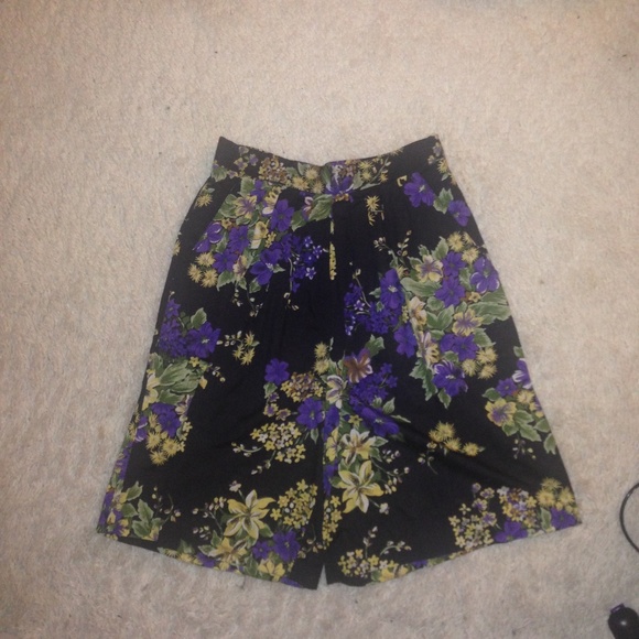 Vintage Pants - VINTAGE 80s 90s Black Floral High Waisted Bermuda Shorts
